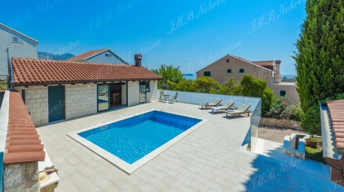 Villa with the pool on spacious property with a sea view - Dubrovnik surrounding